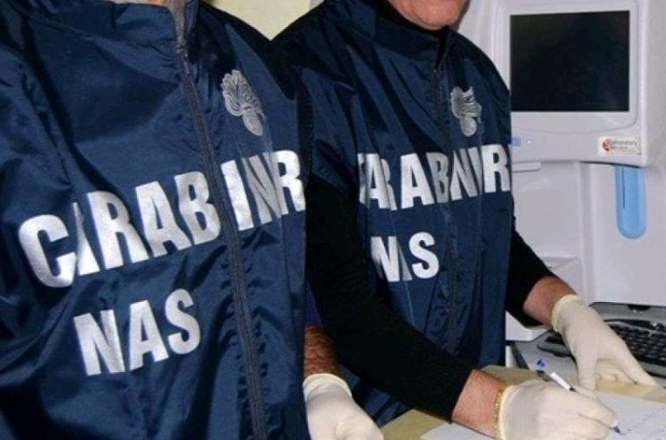 Operazione dei Nas a Napoli e provincia: ispezioni nel settore commerciale e sanitario