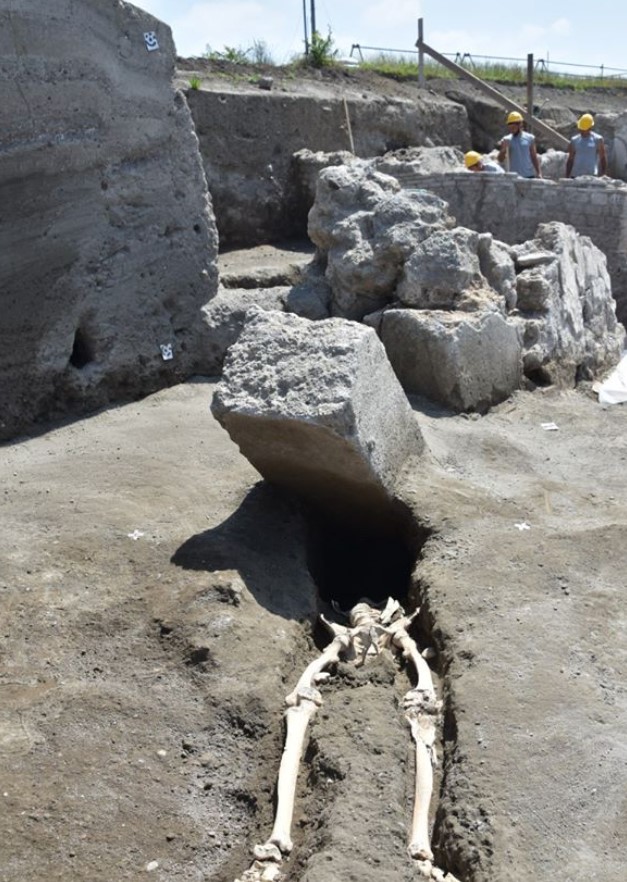 Nuovo ritrovamento a Pompei, trovato scheletro dell'ultimo fuggiasco 