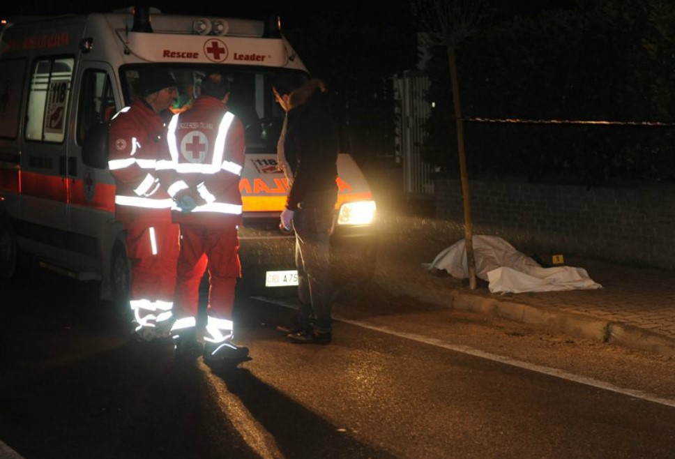 Tragedia a Monteforte Irpino, investito mentre attraversa: muore sul colpo