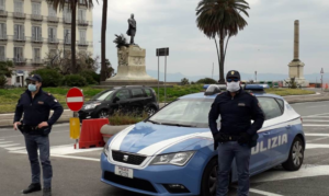 Coronavirus, parla il virologo Clementi: "Forse a settembre torneremo a vivere come prima, il caldo non basta"