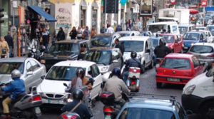 Traffico a Napoli, tornano i divieti antismog in città
