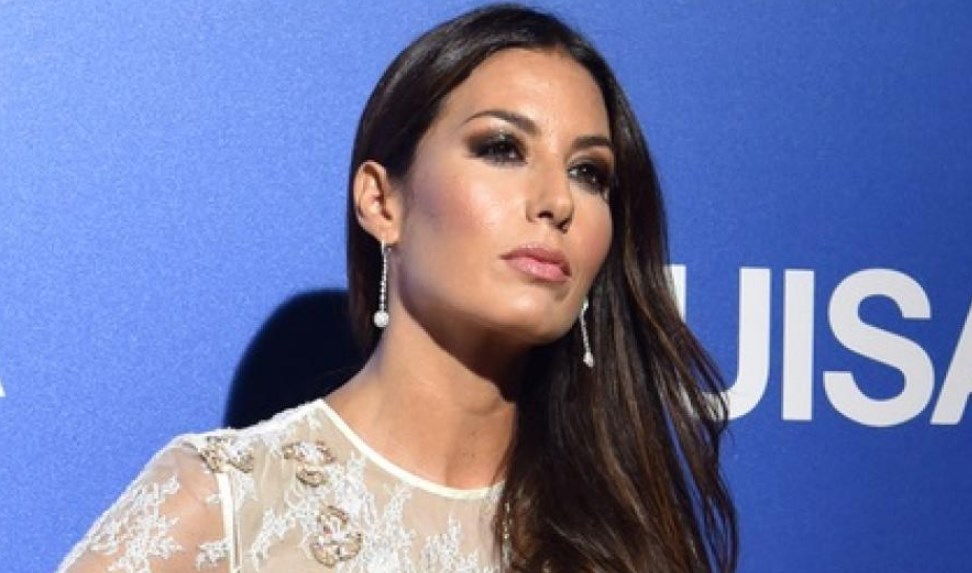 Elisabetta Gregoraci fuori da L'altro Festival, show girl furiosa con Savino: la risposta del conduttore