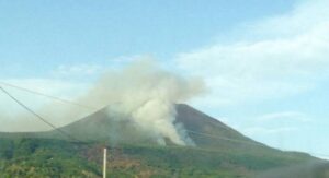 Fiamme sul Vesuvio: ultimi incendi provocati da piromani
