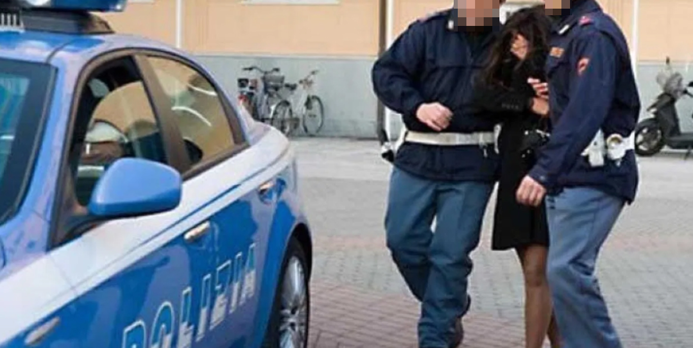 Camorra, arrestata moglie dello storico boss: "O uccidi la tua amante o vado via con i nostri figli"