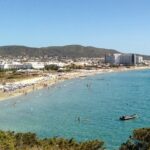 Dramma a Ibiza, turista di 20 anni precipita da un balcone e muore