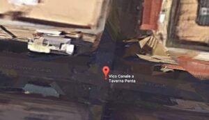 Tentato suicidio ai Quartieri Spagnoli, 24enne si lancia dal balcone di casa: è in ospedale