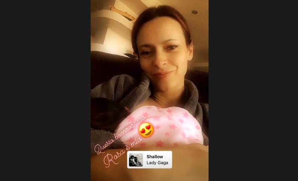 "Un Posto al Sole", Valentina Pace mostra le foto della figlia appena nata 