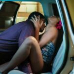 inuti di sesso e perversione. Due filmati amatoriali che riprendono le scene hard tra due amanti di Visciano, comune dell’hinterland nolano, terra che ospita il Santuario della Madonna, stanno facendo il giro della rete. I protagonisti del nuovo filmato hard sono due giovani, all’apparenza tranquilli, di Visciano: lei, sposata e moglie tutto casa e chiesa, lui, scapolo e giardiniere di professione. Ma c’è un altro aspetto della storia di sesso: gli incontri sono stati ripresi con il telefonino e utilizzati per ricattare la donna sposata. E’ scattata una denuncia alle forze dell’ordine che però non ha impedito che i filmati fossero divulgati. Sono due i video che ora circolano su cellulari e social: gli incontri avvengono di giorno e in auto. Lei, la “panterona” di Visciano come è stata ribattezzata, non sa di essere ripresa e si lascia andare a commenti e frasi hot durante il rapporto sessuale. Ora, però, quello che poteva essere un diversivo, uno scherzo estivo, rischia di avere, pesanti, conseguenze penali.