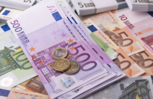 Reddito d'emergenza, ipotesi 1000 euro per 3 milioni di italiani: l'annuncio del ministro 