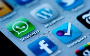 Torre del Greco, aggredisce la compagna per un messaggio su Whatsapp: arrestato