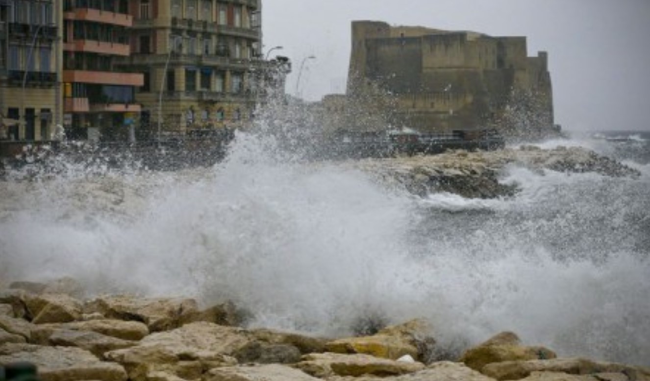 Nuova allerta meteo in Campania: in arrivo piogge e temporali