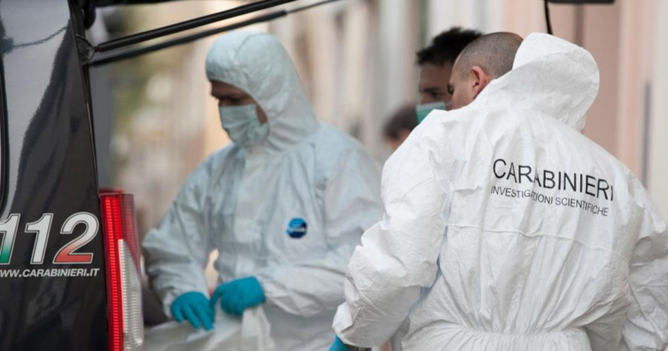 Giallo a Roma, trovato cadavere di un uomo carbonizzato su un balcone, interrogata donna in casa con la vittima