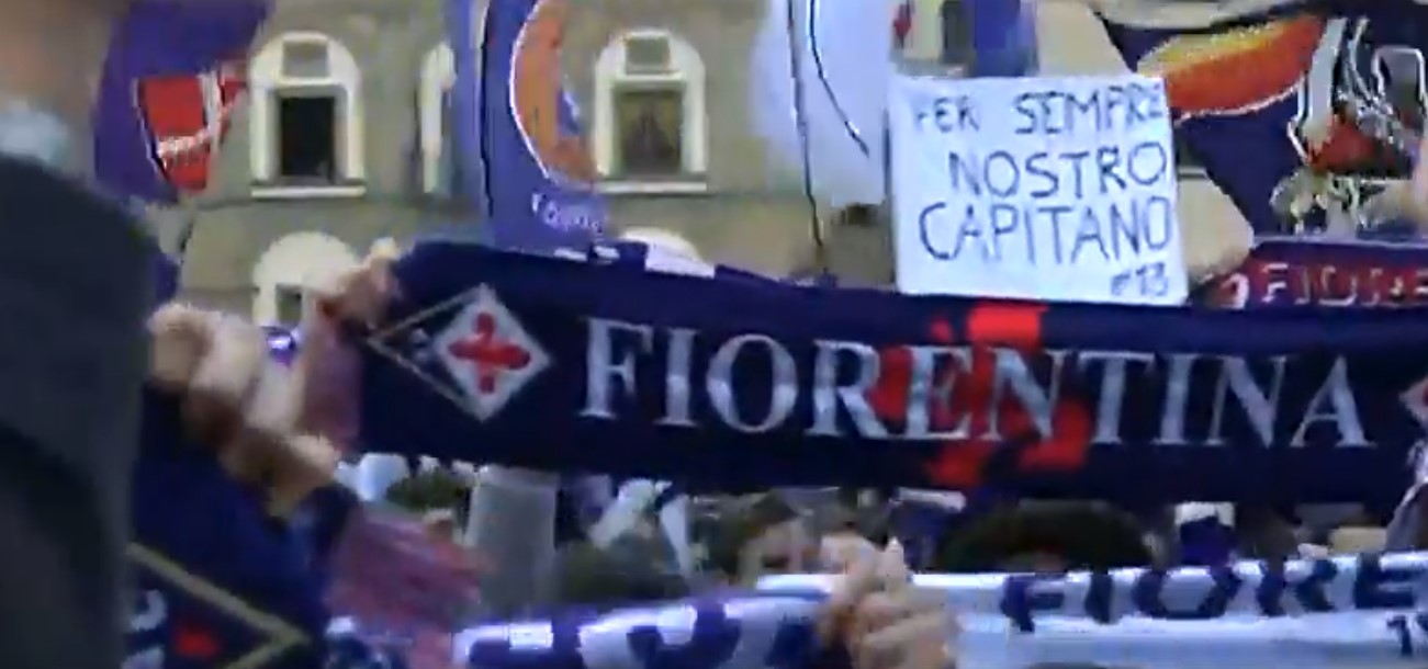 In migliaia ai Funerali di Davide Astori: "Tu per tutti noi sei luce". L'ultimo omaggio per il capitano