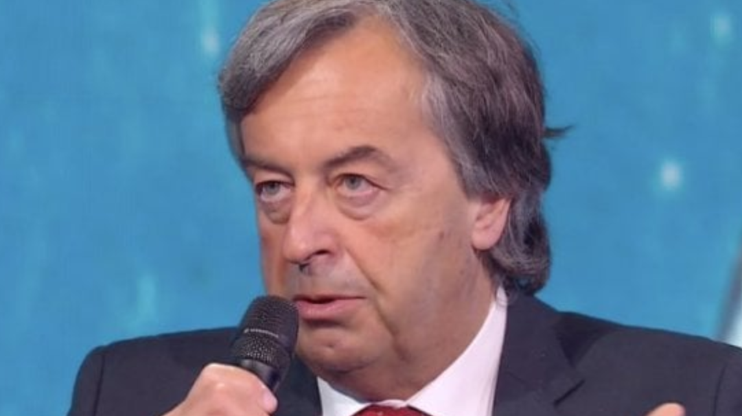 Fase 2, Burioni frena: "Ho un amico intubato dopo essere stato a un pranzo tra amici"