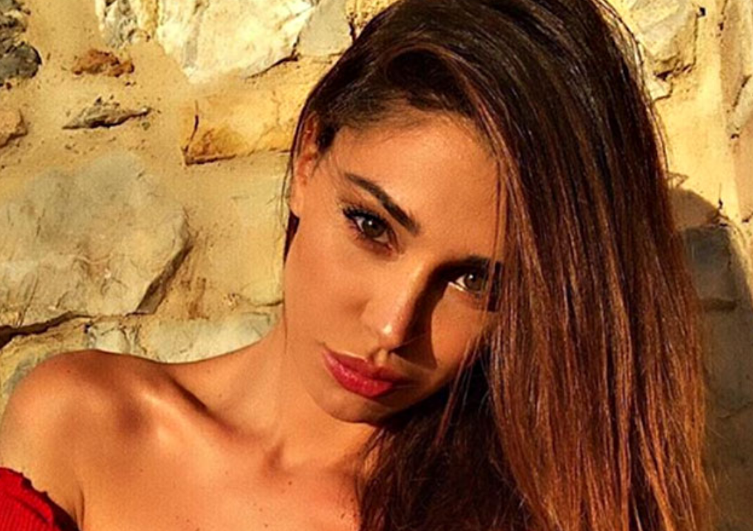Belen Rodriguez spiazza tutti: "C'è il mio nuovo fidanzato". Siparietto con Santiago 