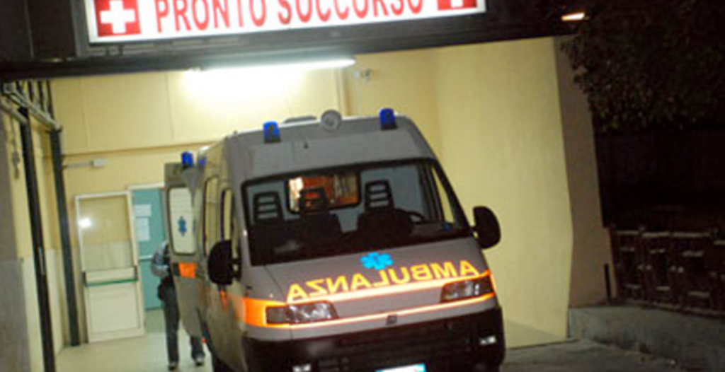 Follia a Castelvolturno, lite finisce nel sangue: accoltella la compagna incinta