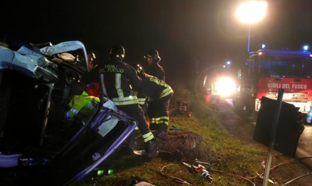 Grave incidente ad Afragola: quattro auto coinvolte nello schianto