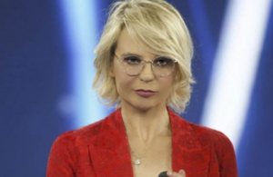 C'è posta per te, Maria De Filippi sbotta in puntata: le scappa una parolaccia