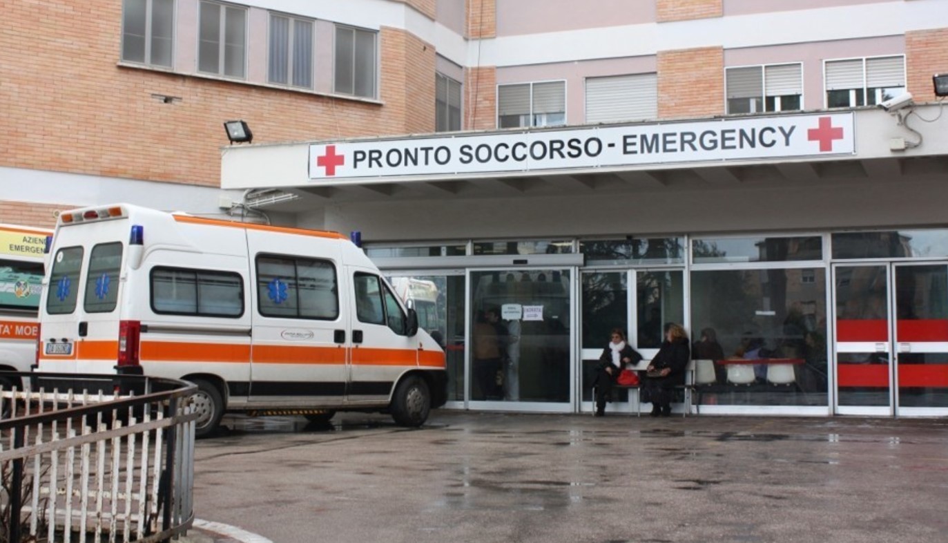 Dramma a Caserta, donna di 30 muore tragicamente: l'ha trovata il marito