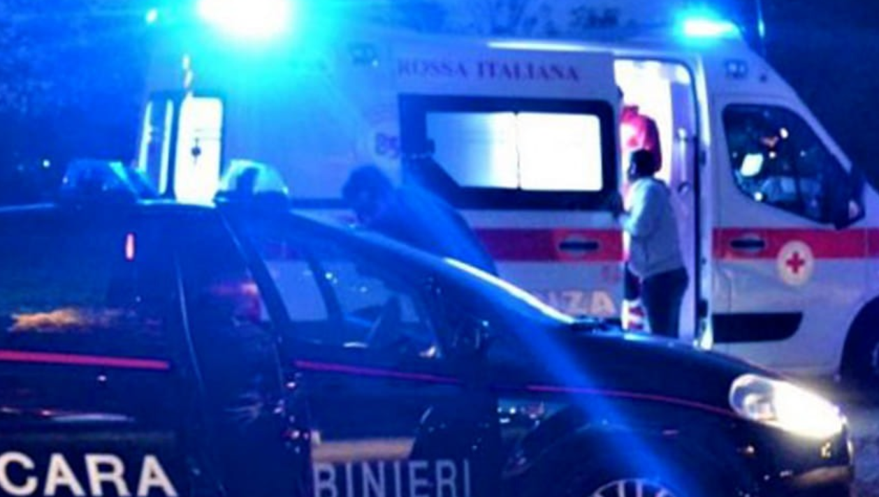 Violenza in provincia, lite tra vicini sfocia nella rissa: ambulanza e carabinieri sul posto 