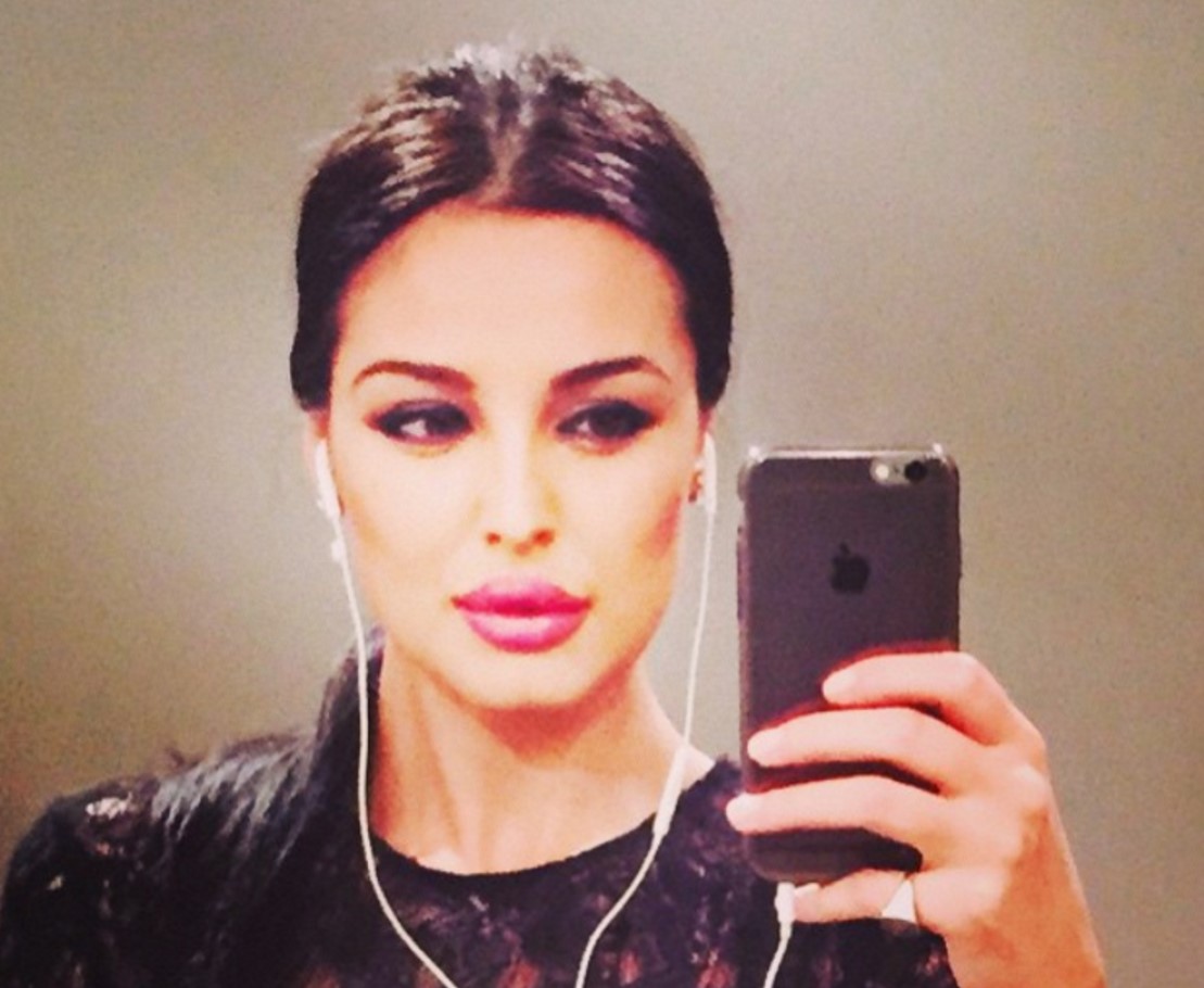 Le vere foto di Maria Teresa Buccino, la protagonista del video 