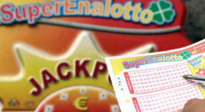 Vittoria al SuperEnalotto a Napoli, con pochi spiccioli fortunato si porta a casa migliaia di euro 