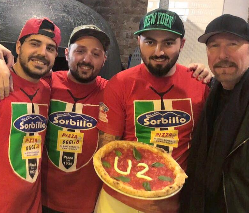 Gli U2 innamorati della pizza, serata da Sorbillo a New York