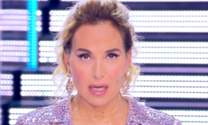 Barbara D'Urso si lascia andare con Fabio Testi in diretta: "Siamo andati a letto assieme, le sue mutande vibravano" 