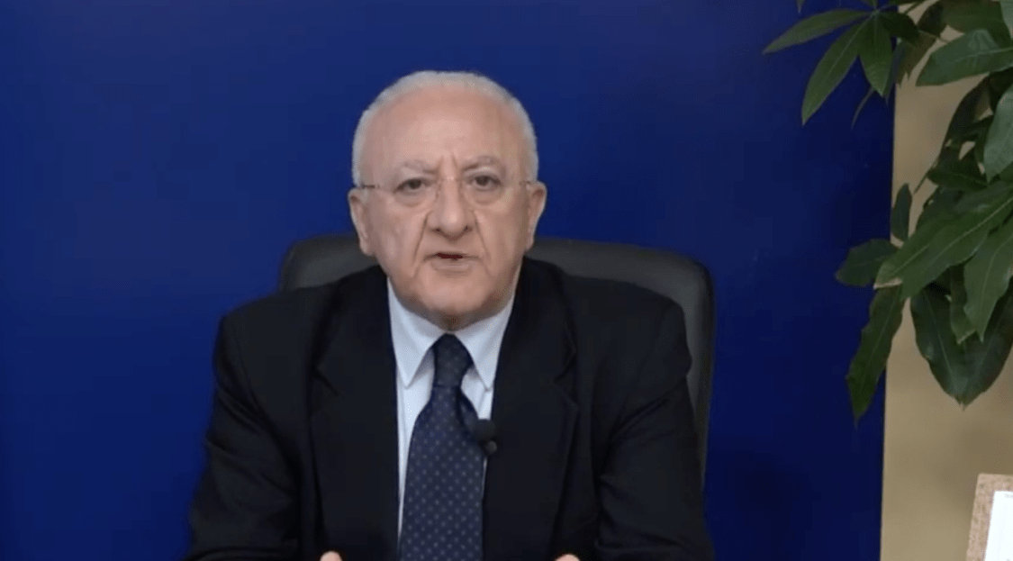 De Luca annuncia Piano sociale Campania: "Sostegni per pensionati, famiglie con disabili e giovani professionisti"