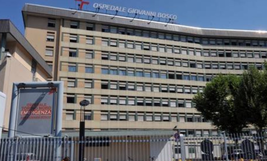 Follia a Napoli, padre uccide figlio fracassandogli il cranio con una mazza di ferro 