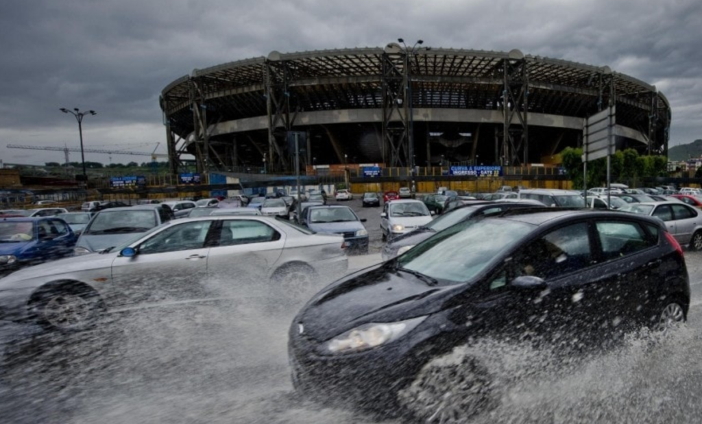 Un altro stop all'estate, allerta meteo della Protezione civile: tornano temporali e forti venti