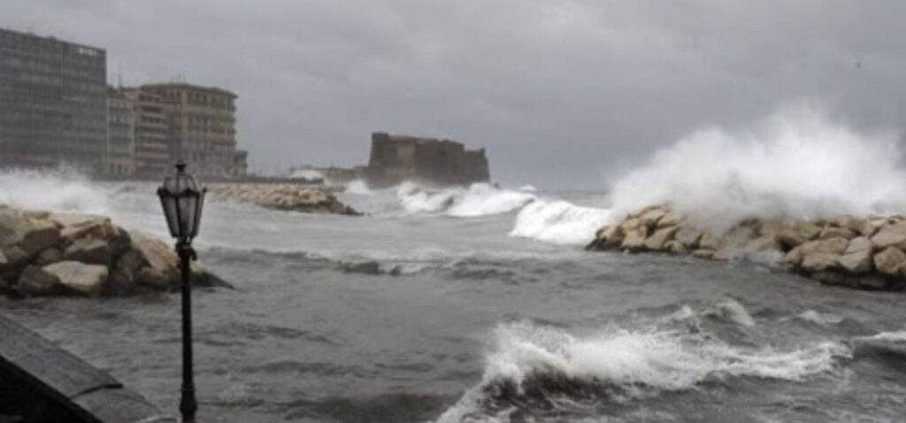 Allerta meteo in Campania: forti venti, mari agitati e calo delle temperature