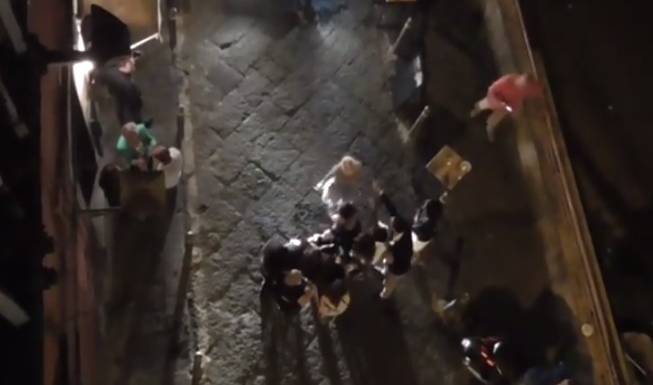 Baretti di Chiaia, caos anche durante la settimana: la protesta dei residenti 