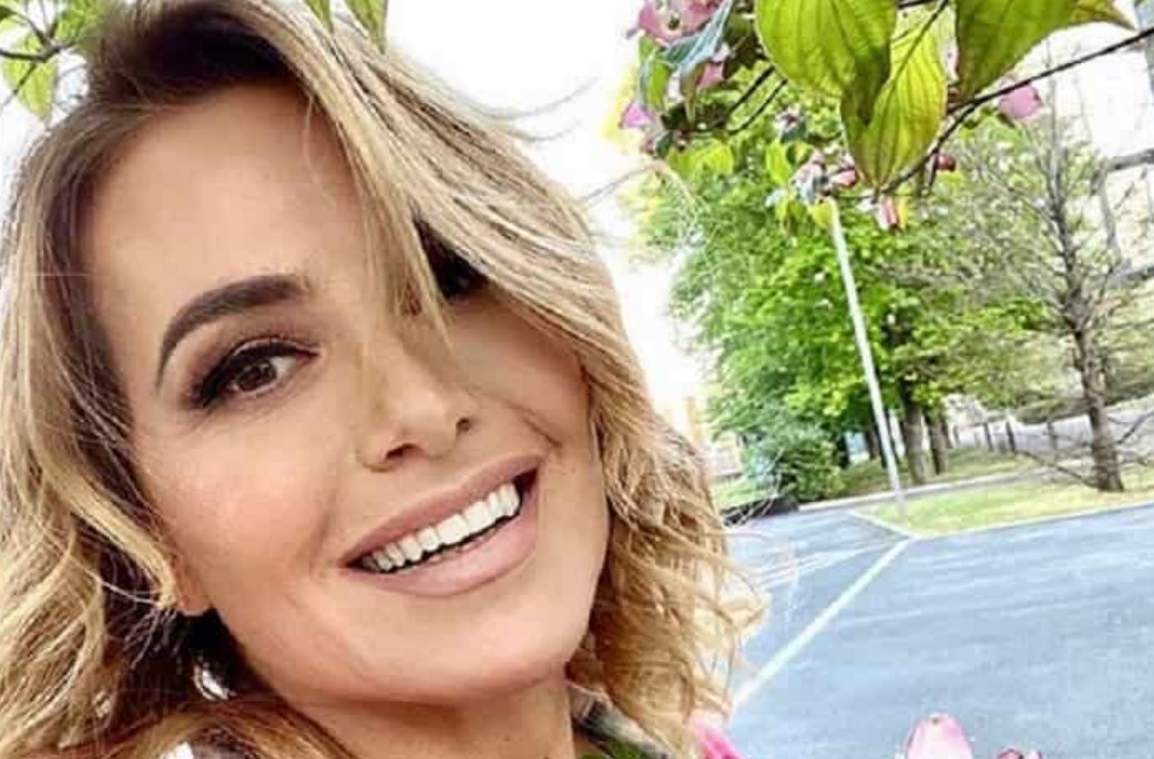 Ex vincitore del Grande Fratello ammette relazione con Barbara D'Urso: "Ora mi ha bloccato"