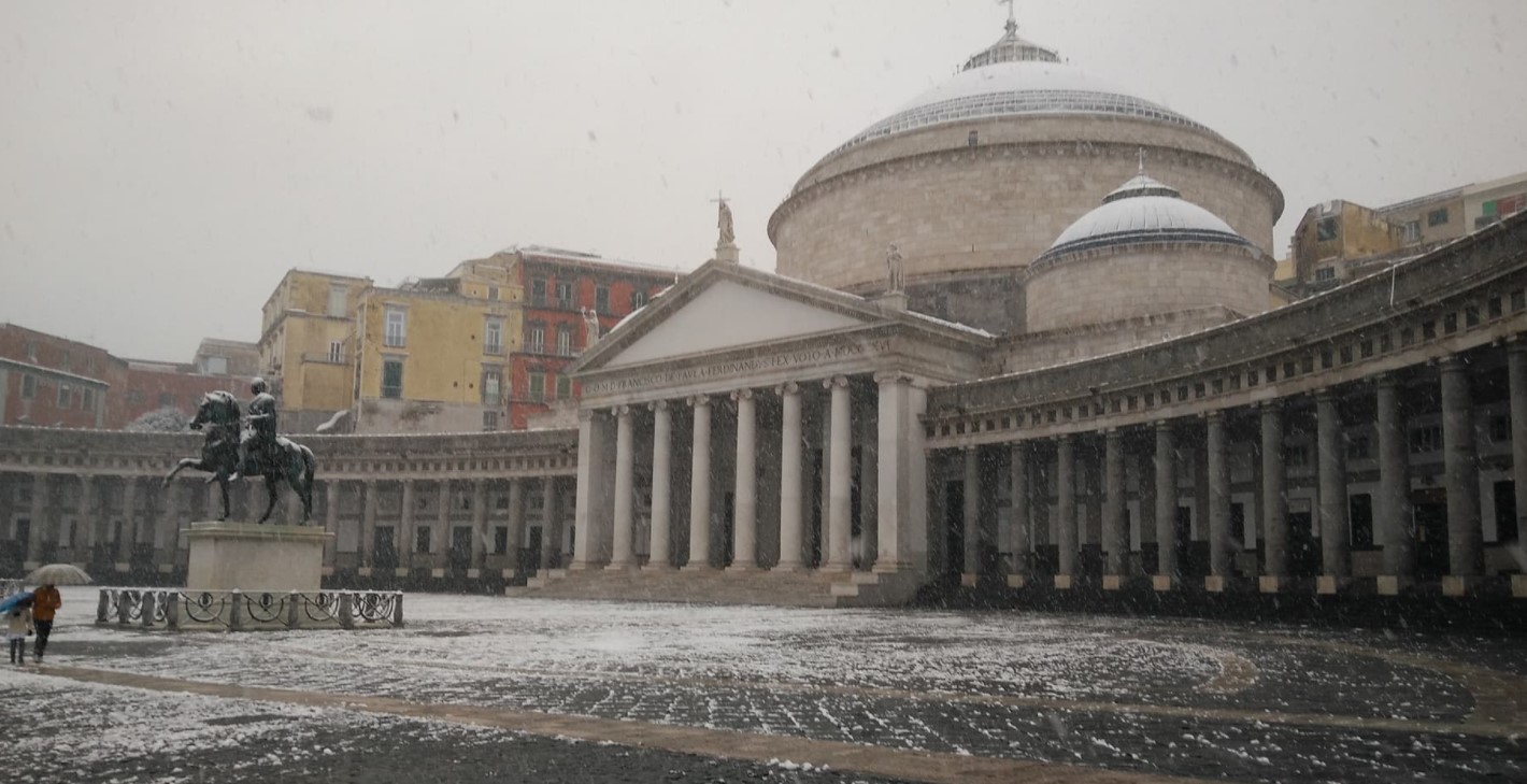Emergenza gelo a Napoli, scuole chiuse anche mercoledì 