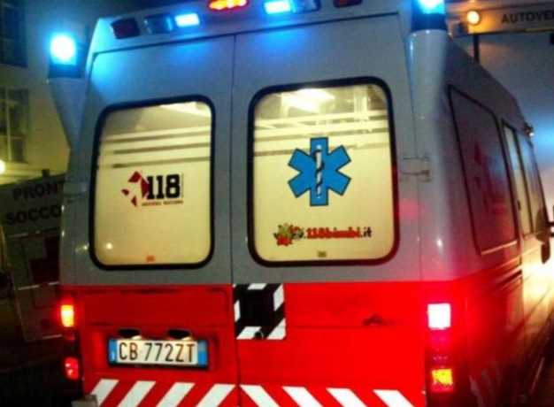 Incidente stradale in Campania: grave una ragazza 