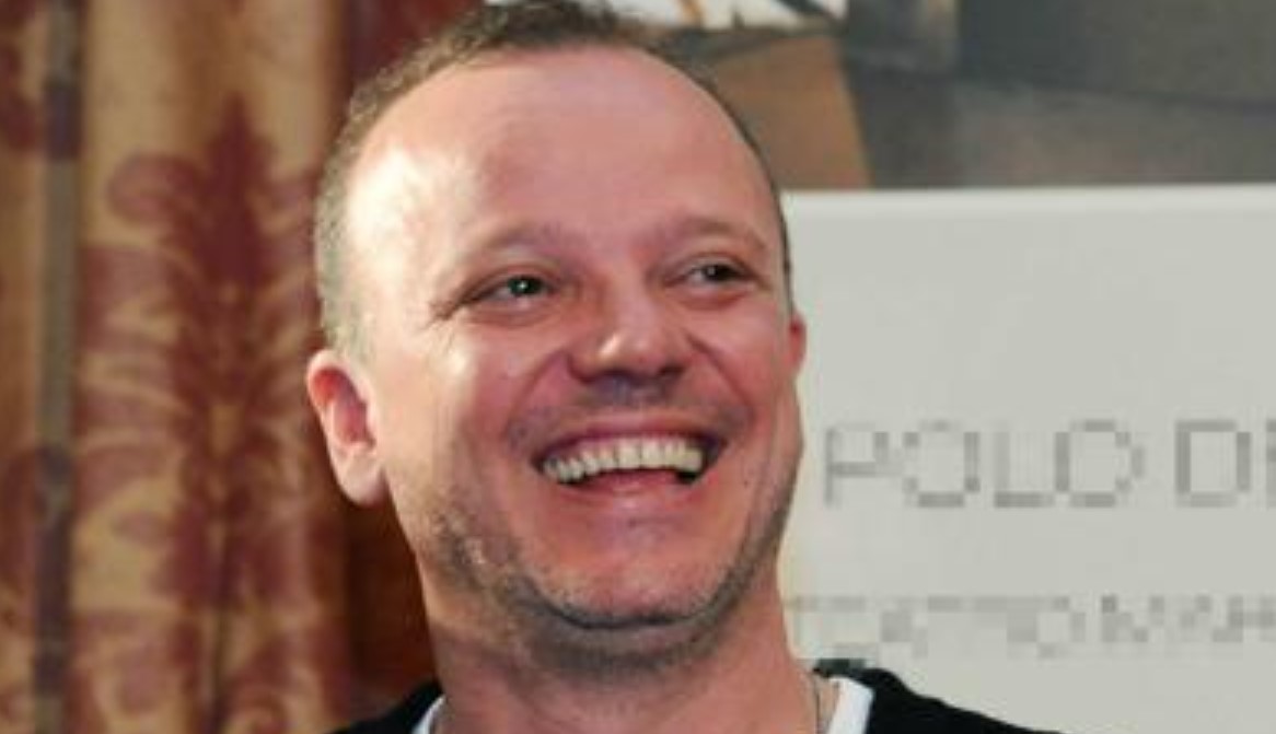 Gigi D'Alessio e una misteriosa compagnia, il rumors insistente dopo la rottura con Anna 