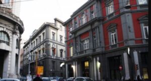 Palazzo de Il Mattino in vendita, edificio senza vincoli della Soprintendenza: da sede di un giornale a supermercato?