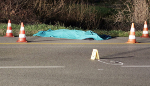 Dramma sull'A1 Roma-Napoli, 30enne investito e ucciso da un'auto