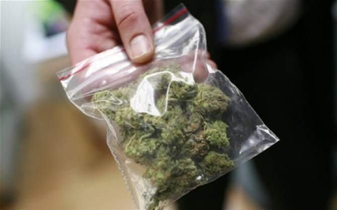 Massa Lubrense, fruttivendola - spacciatrice arrestata dalla polizia