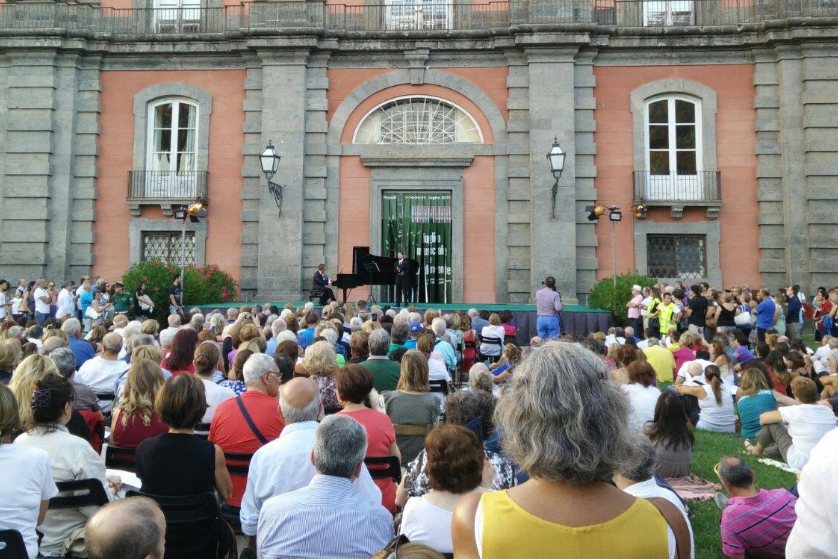 aerei-su-capodimonte-cielo