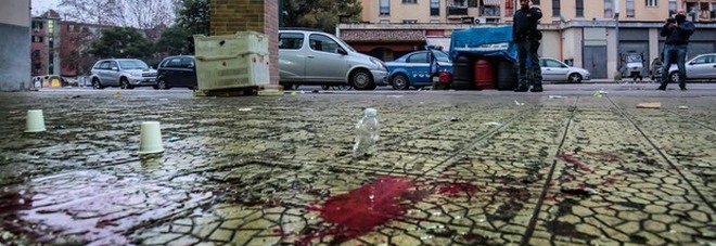 Agguato a Scampia, ferito un pluri pregiudicato: è ricoverato al Cardarelli