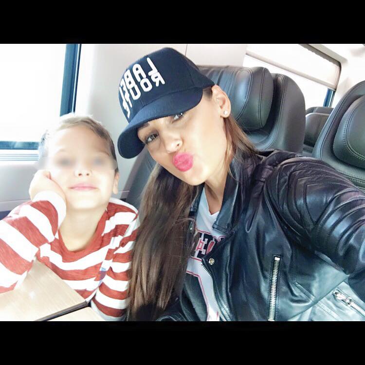 anna-tatangelo-madri-surrogate