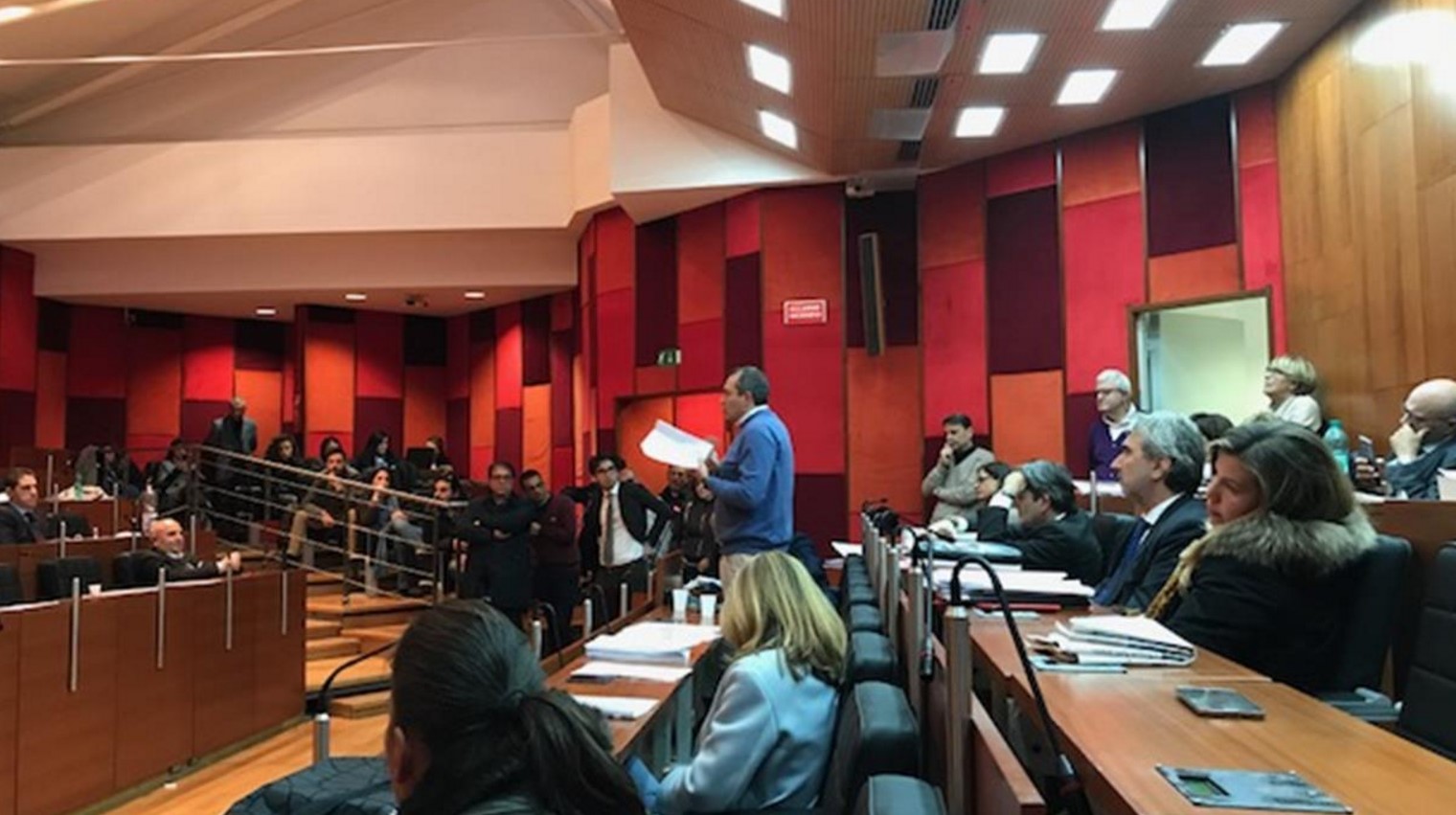 Bilancio approvato, 22 ore di consiglio comunale no stop 