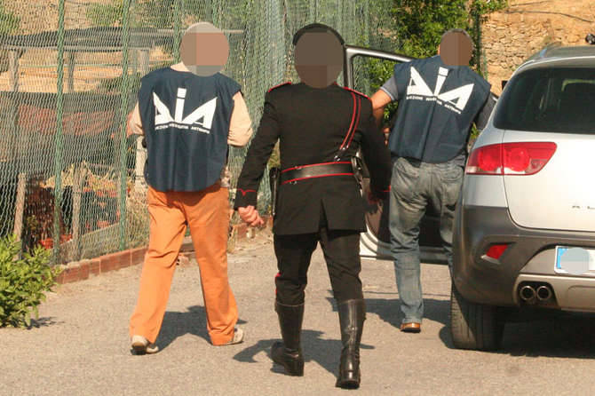 Droga dal Marocco e dalla Spagna, 21 arresti dei carabinieri: sgominata banda di narcos