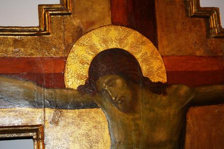 Distrutto un crocefisso in una chiesa del casertano