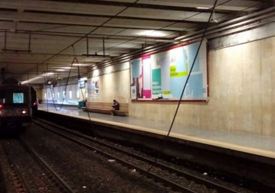 circumvesuviana tranciato filo elettrico