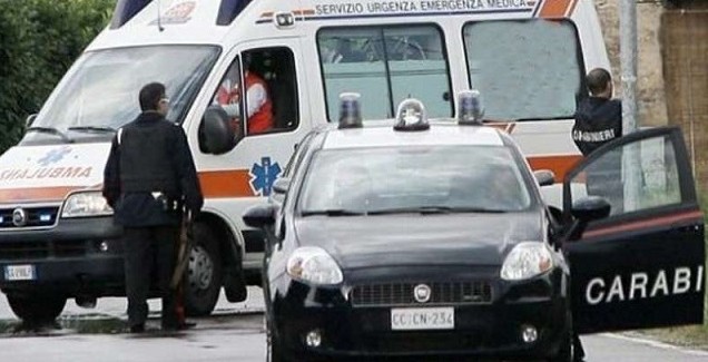 Napoli, uomo litiga con la moglie e l'accoltella 7 volte