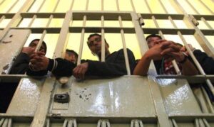 Poggioreale, la denuncia dei detenuti: "Viviamo in condizioni disumane"