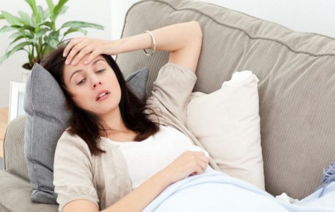 Castel Volturno: va in ospedale per una colica e invece partorisce 